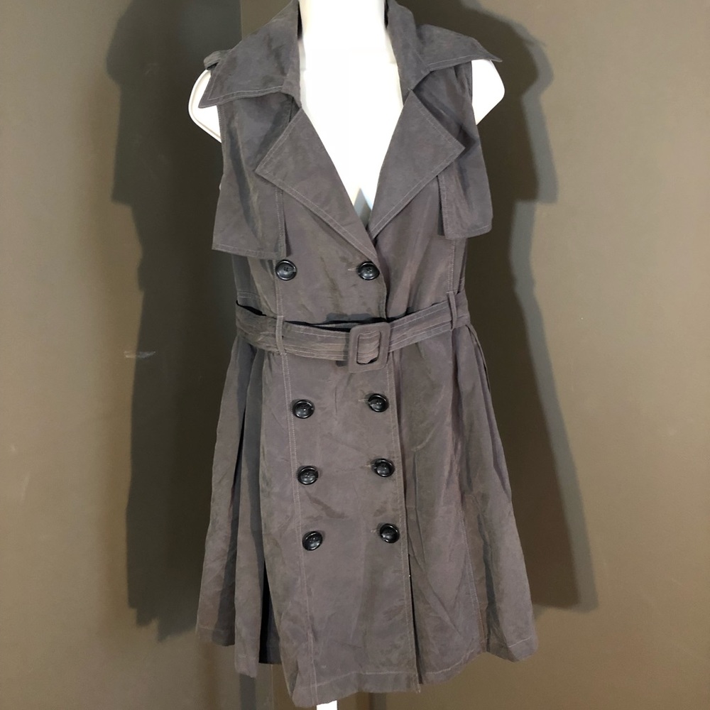 Vintage inspired dress with button up